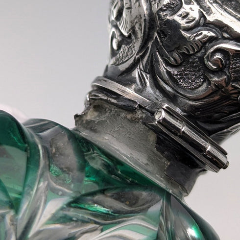 英國古董純銀蓋綠色切割玻璃便攜式香水瓶